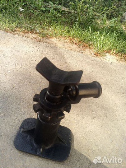 Домкрат УАЗ времён СССР в идеальном состоянии