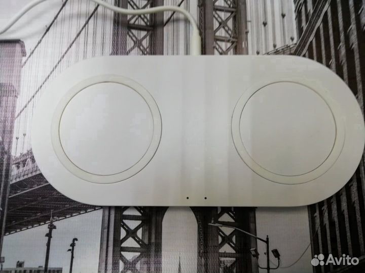 Беспроводная зарядная станция Belkin