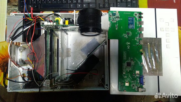 Проектор touyinger T26L на запчасти