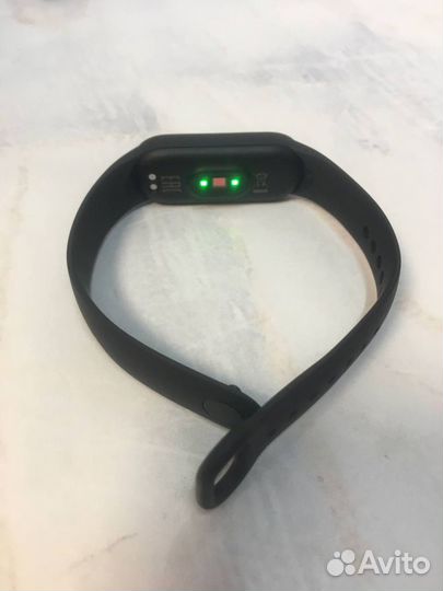 Браслет Xiaomi Mi SMART Band 5