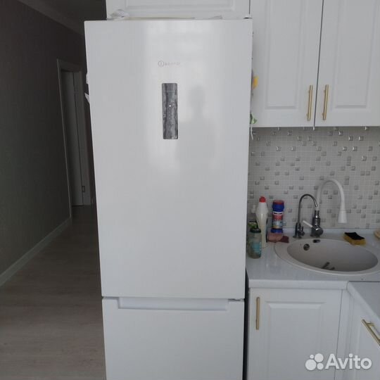 Холодильник в отличном состоянии Indesid