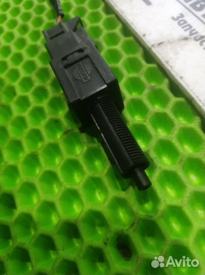 Концевик педали тормоза Nissan X-Trail