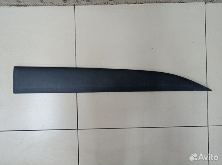 Молдинг двери передней правой