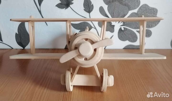 Самолетик деревянный