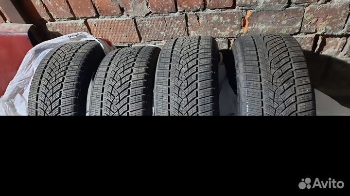 Krone 366 225/50 R17