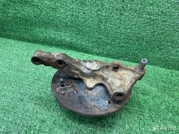 Поворотный кулак задний левый Kia Sephia