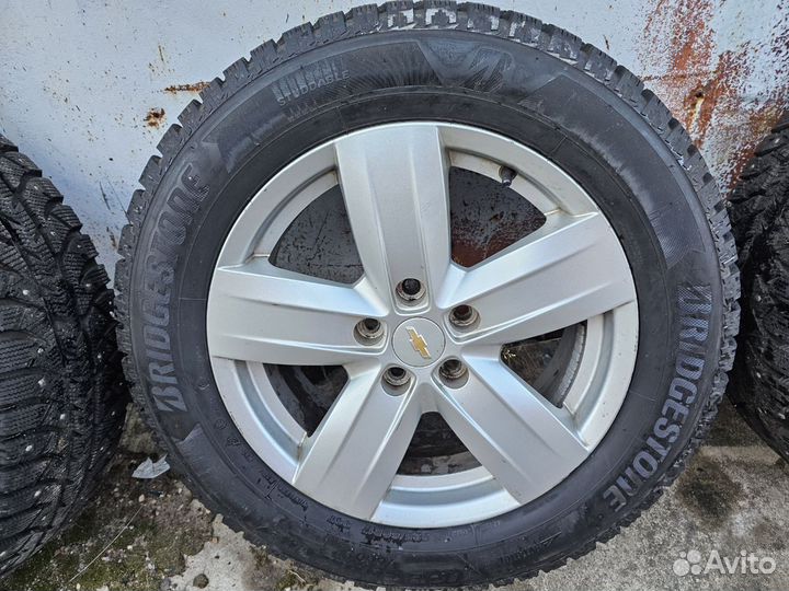 Bridgestone Ice Cruiser 7000S 225/60 R17 99T