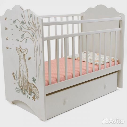 Детская кроватка с маятником