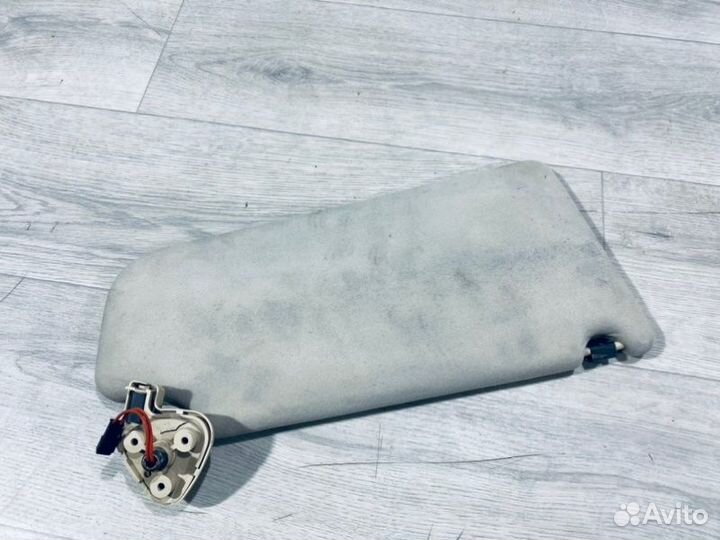 Козырек солнцезащитный левый Land Rover Range