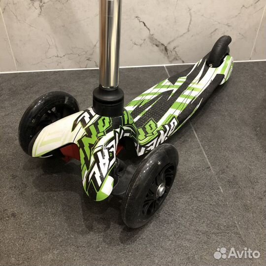 Самокат детский трехколесный