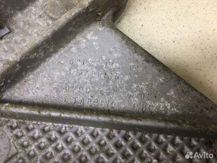 Кронштейн кпп левый Logan 2005-2014