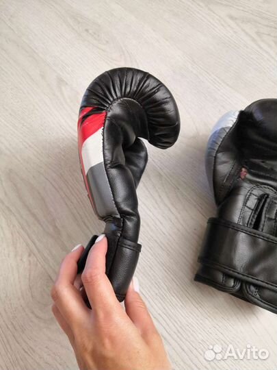 Боксерские перчатки 4oz