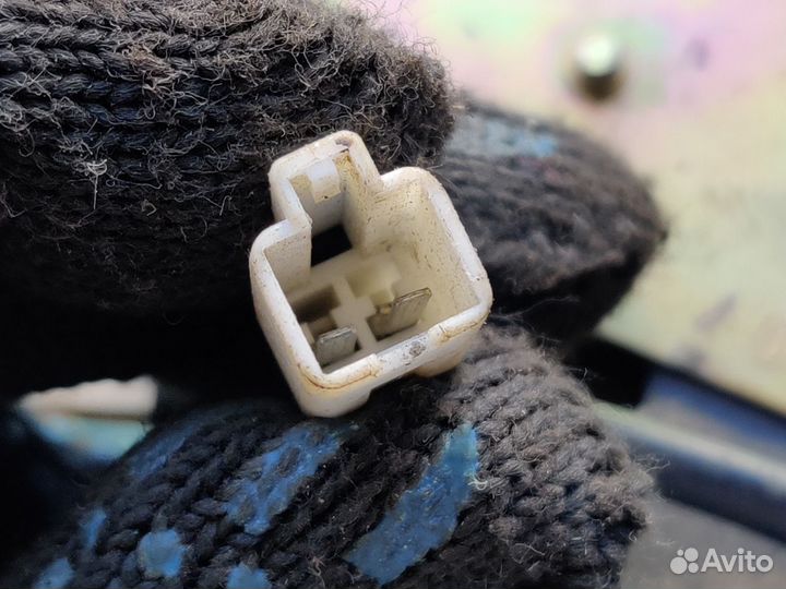 Активатор багажника Маzdа 626 GE седан