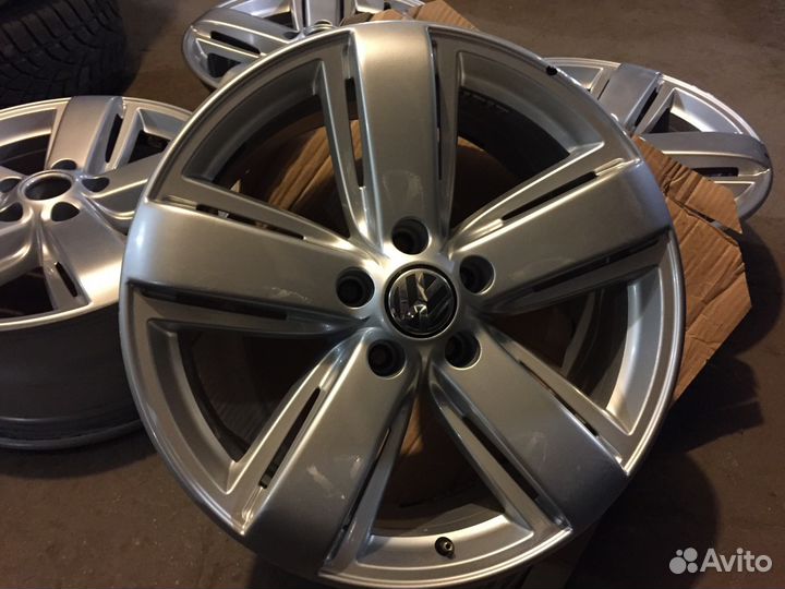 Оригинальные диски Volkswagen Amarok R19