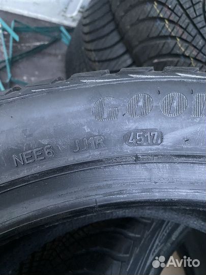 Goodyear Vector 4Seasons Gen-2 SUV 235/45 R19 99V