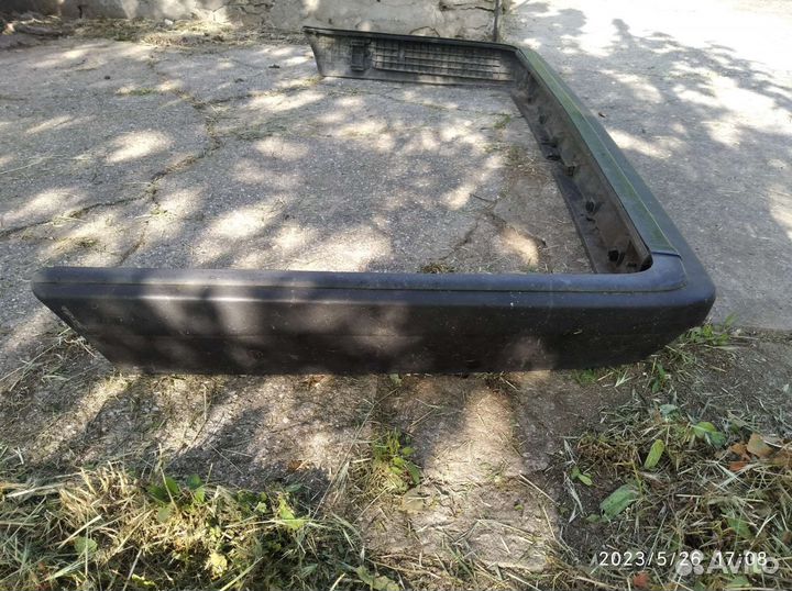 Задний бампер Audi 100 c3 44кузов