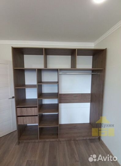 Встраиваемый шкаф