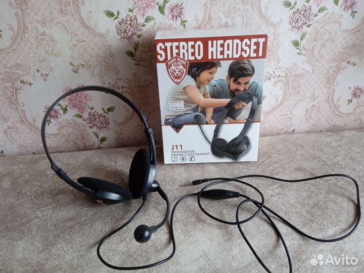 Проводные наушники с микрофоном