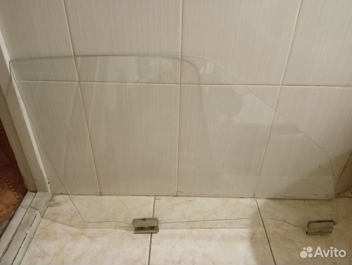 Стекло на бмв Е30