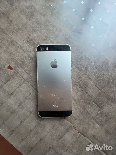 iPhone SE, 32 ГБ