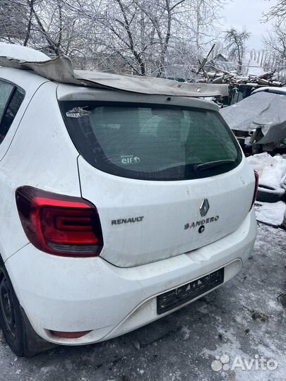 Задняя часть рено сандеро-2