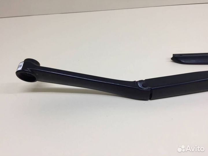 Поводок стеклоочистителя передний левый Kia K5 DL3