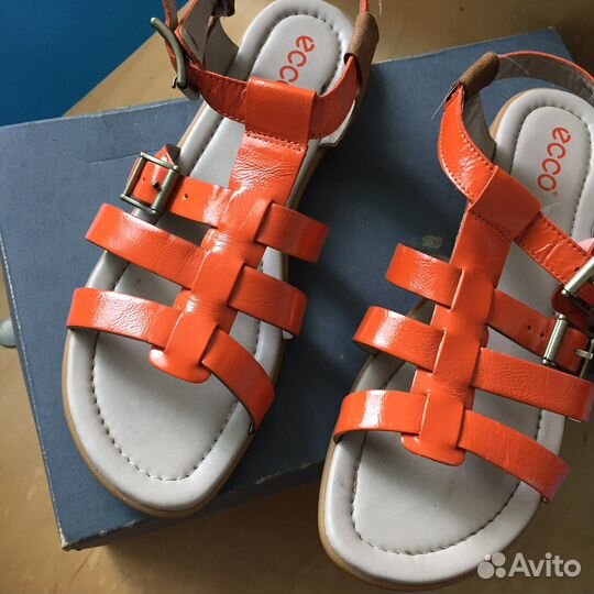 Босоножки женские новые