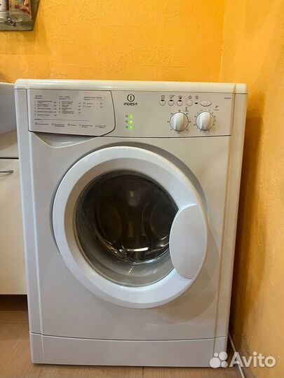 Продам стиральную машинку Indesit