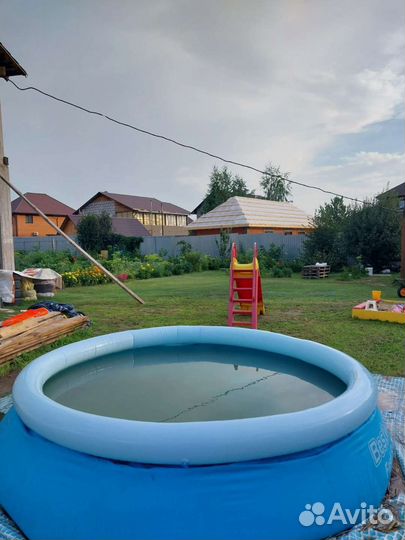 Надувной бассейн