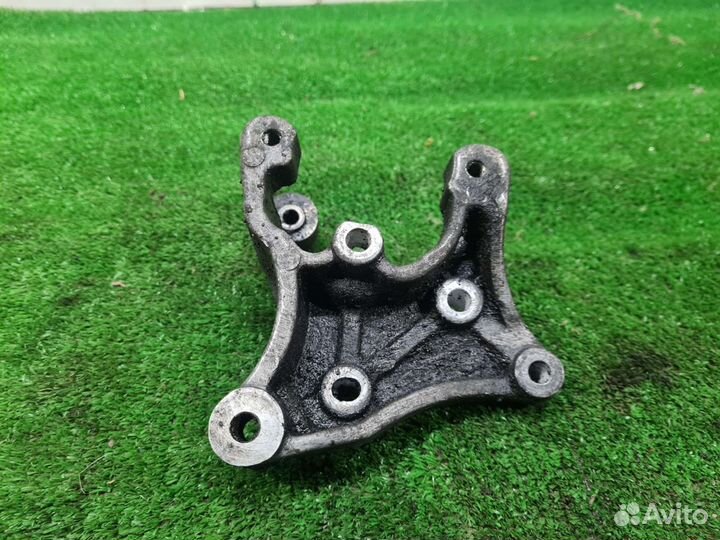 Кронштейн насоса гура Chery Fora A21 Tiggo