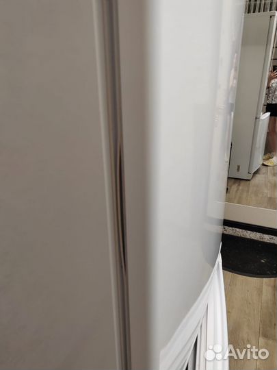 Холодильник indesit