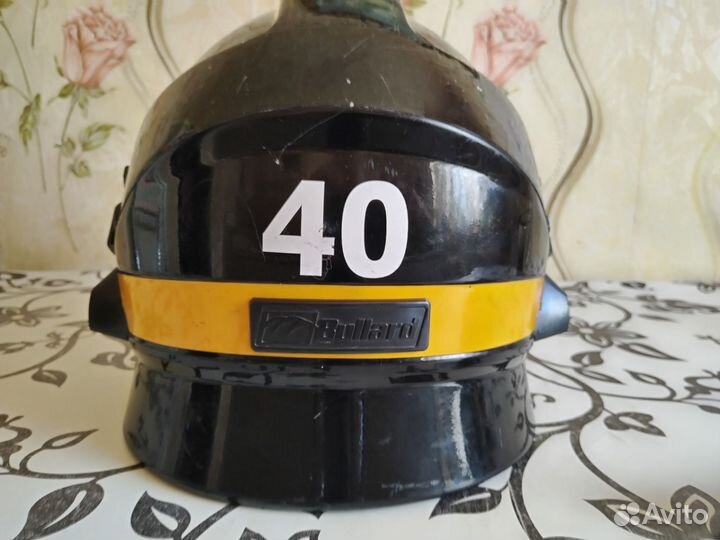 Шлем каска пожарного