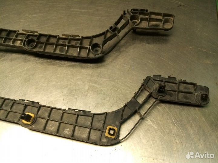 Кронштейн бампера задний Lexus Lx570 URJ201