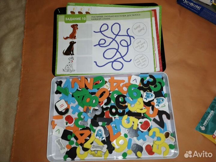 Магнитная доска с цифрами и заданиями