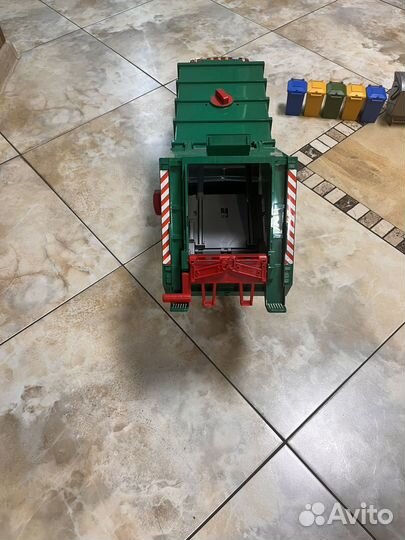 Мусоровоз bruder Mack