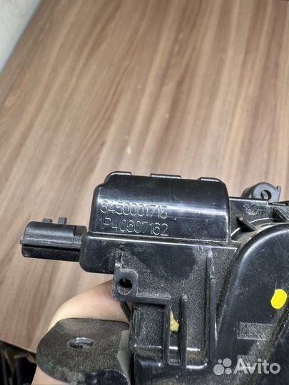 Замок багажника LADA Granta FL