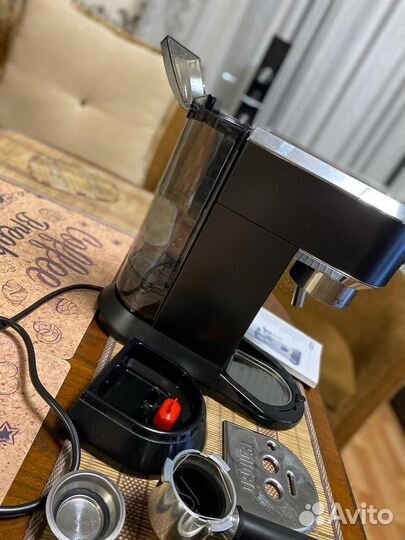 Кофеварка рожковая delonghi
