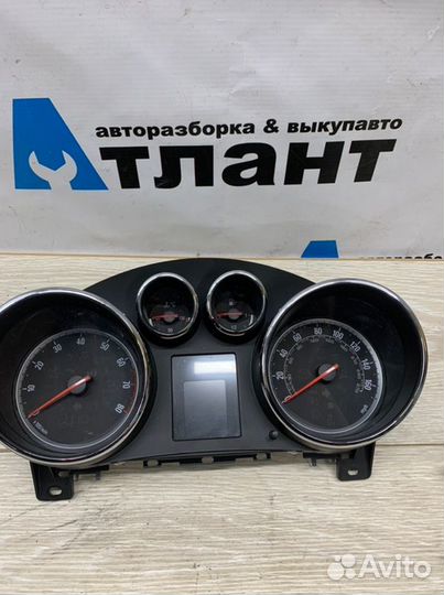 Панель приборов Opel Astra J A16XER 2010