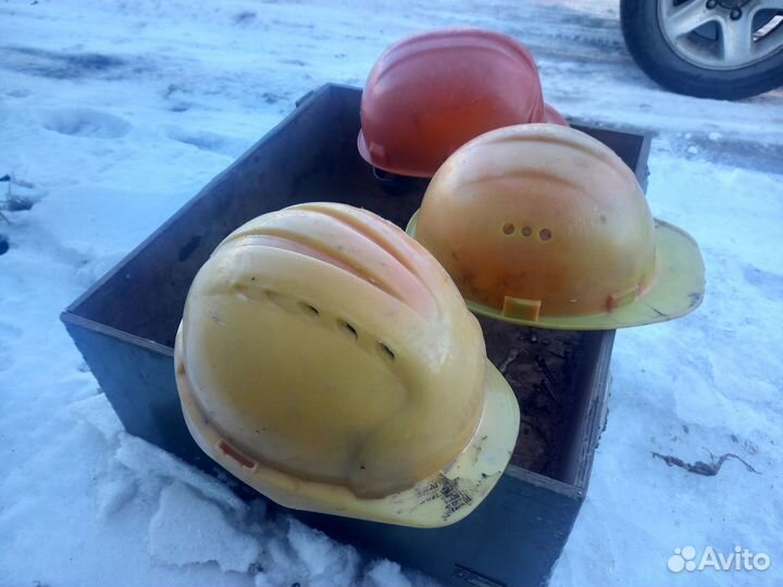 Каска строительная бу