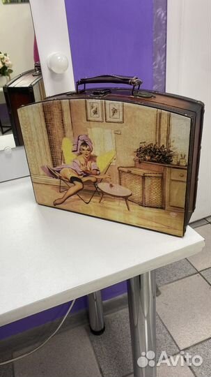 Интерьерный чемоданчик