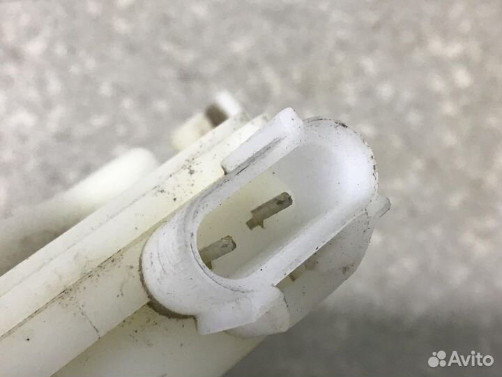 Активатор замка крышки бензобака Mitsubishi Lancer