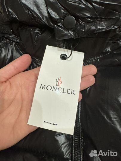 Жилетка Moncler с капюшоном