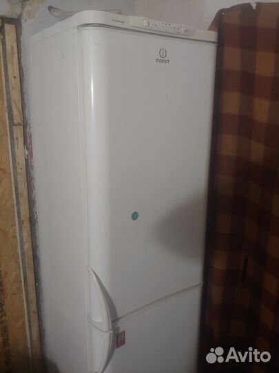 Холодильник бу Indesit