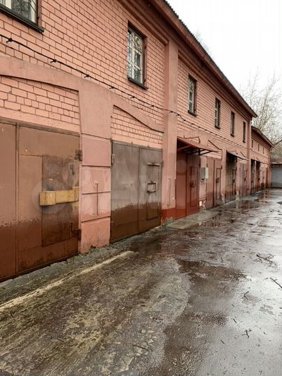 Гараж, > 30 м²