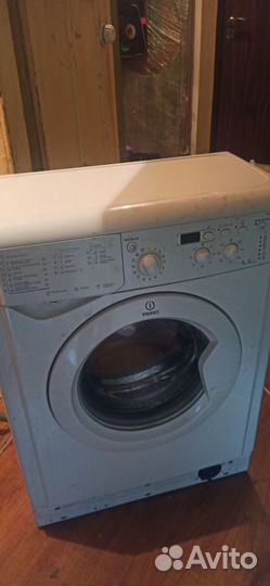 Узкая стиральная машинка Indesit iwud4105