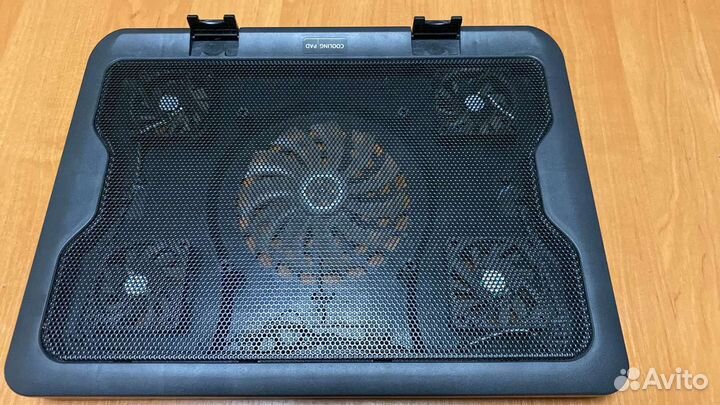 Подставка с охлаждением для ноутбука