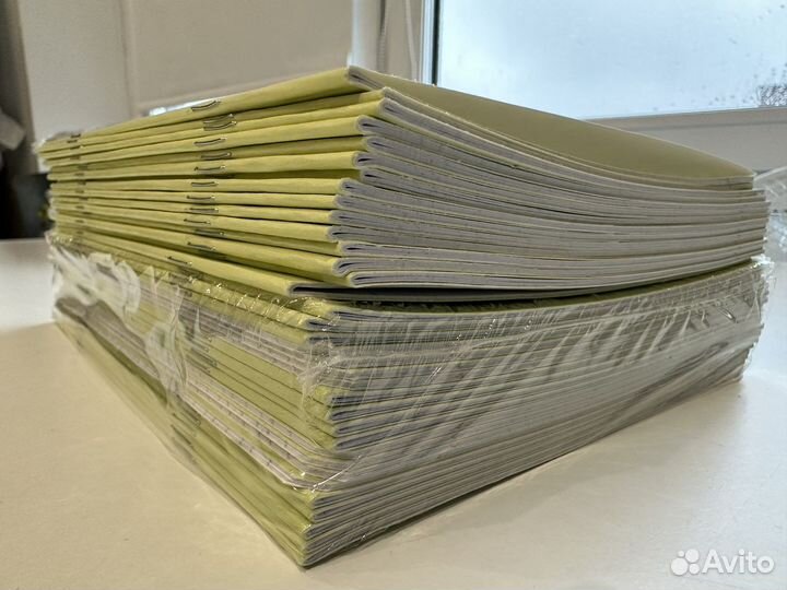 Тетрадь hatber в косую линию с доп горизонтальной