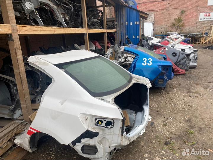 Задок Задняя часть четверть Mazda 3 BL седан