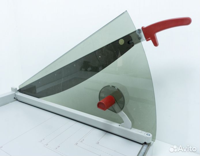 Резак для бумаги Ideal 1071 новый, длина реза 71см