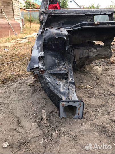 Передняя правая четверть Ford Mondeo 4